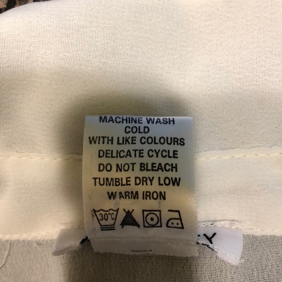 DizzyLizzy cold shoulder blouse w gold buttons - Picture 5 of 5